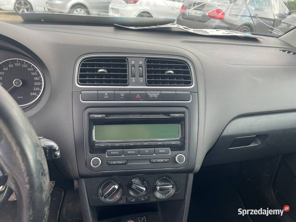 VOLKSWAGEN Polo V 16 TDi 90 Confortline BC034 197456km Opole