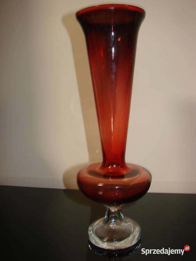 szklany czerwony wazon Pruszcz Gdański