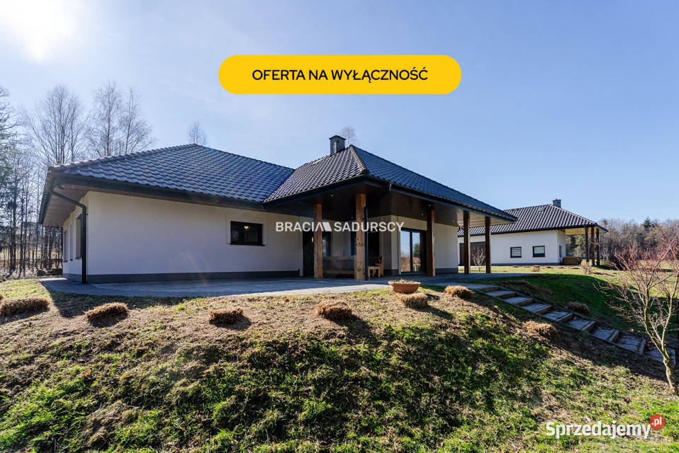 Dom wolnostojący 2077m2 Łomna sprzedam