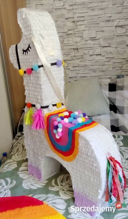 Piniata Lama Uwieliny