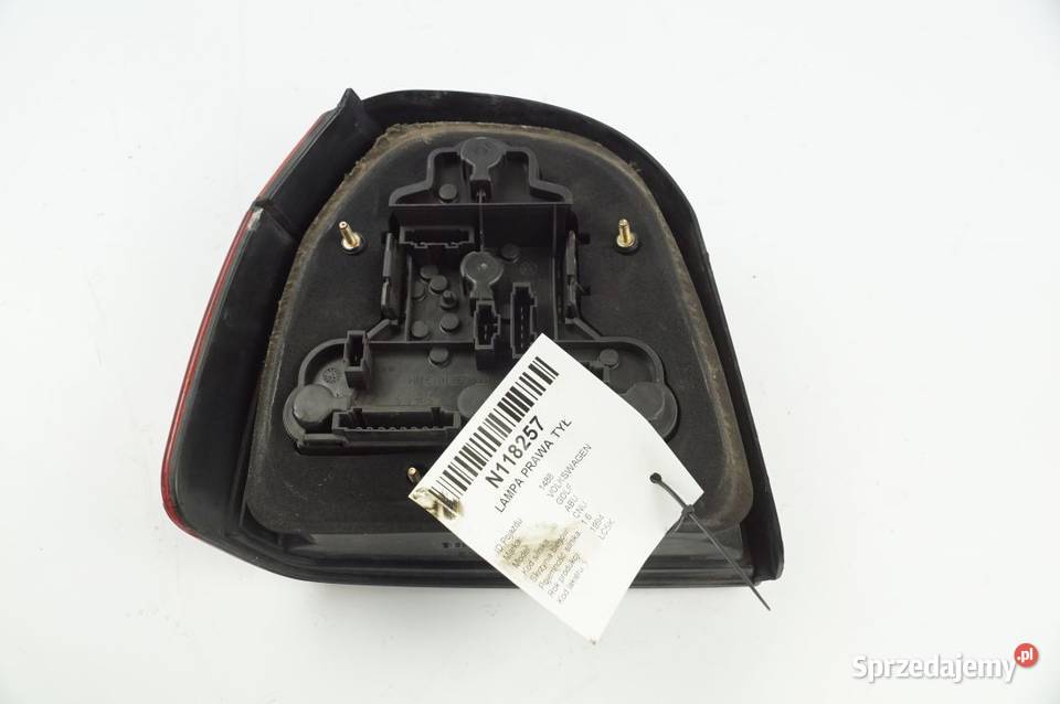 1H6945257 GOLF III LAMPA PRAWA TYŁ Lipno