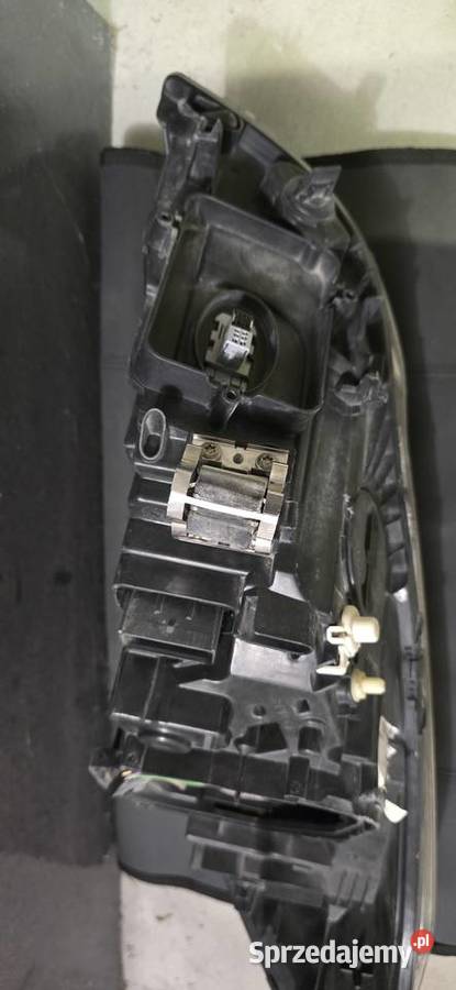 Lampa prawa Volvo C70 II LIFT USA 2011 ksenon Ostrołęka