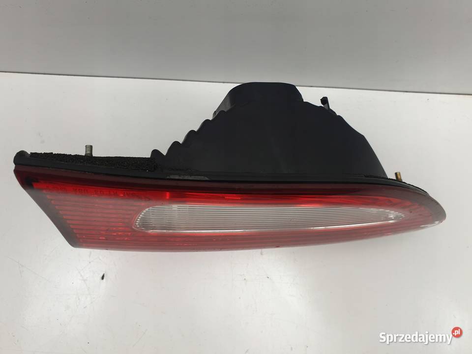 LAMPA Subaru Tribeca TYLNA W KLAPE PRAWA prawy Rudka
