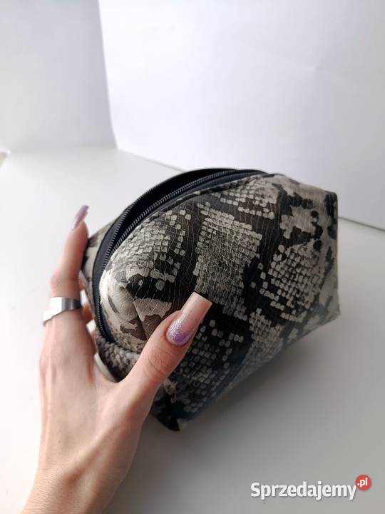 Kosmetyczka skorzana średnia wzór skóry węża Konin sprzedam