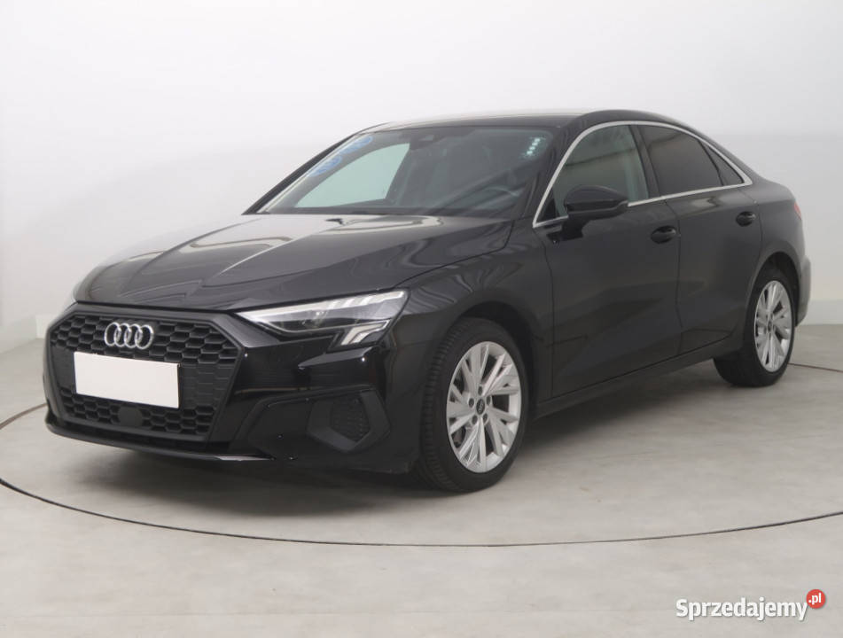 Audi A3 35 TFSI asystent pasa ruchu
