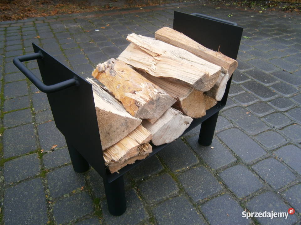 metalowy stojak na drewno mazowieckie