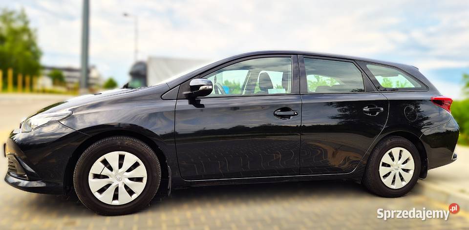 Toyota Auris Kombi 16 Active 2017 Warszawa