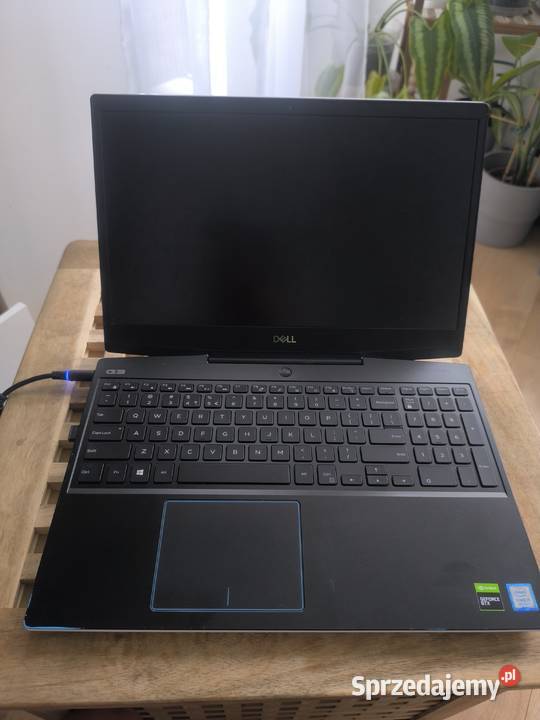 Syndyk sprzeda laptopa DELL P89F001 wielkopolskie sprzedam