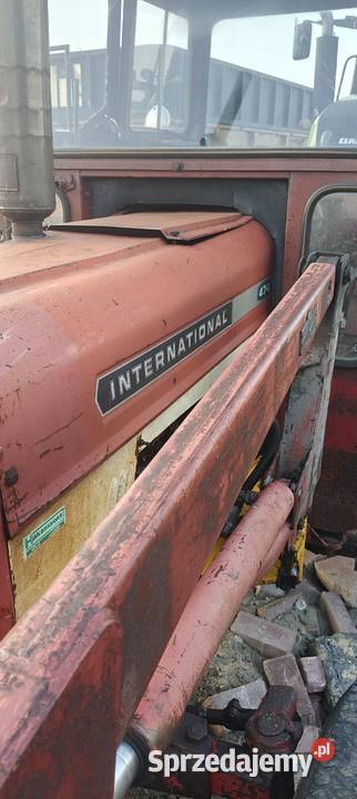 International 474 z ładowaczem m Napęd 2x4 sprzedam