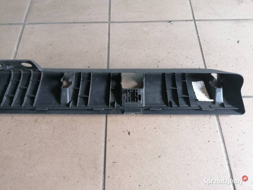 osłona mocowania foteli 8200392131 rząd II Motoryzacja Piotrków Trybunalski