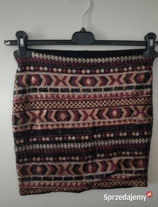 Spódnica czarna z cekinami ołówkowa jesień kolorowy Krosno