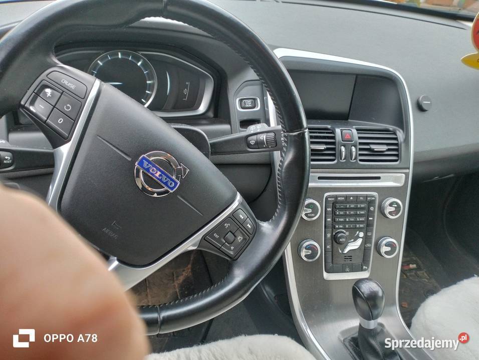 Sprzedam Volvo XC60 2014 D3 blueknes Radom sprzedam