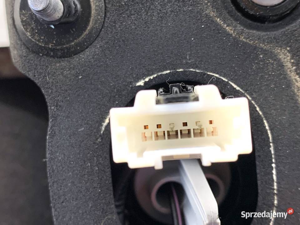 LAMPA TYŁ PRAWA WEWNĘTRZNA HYUNDAI KONA 92404J90 Motoryzacja sprzedam