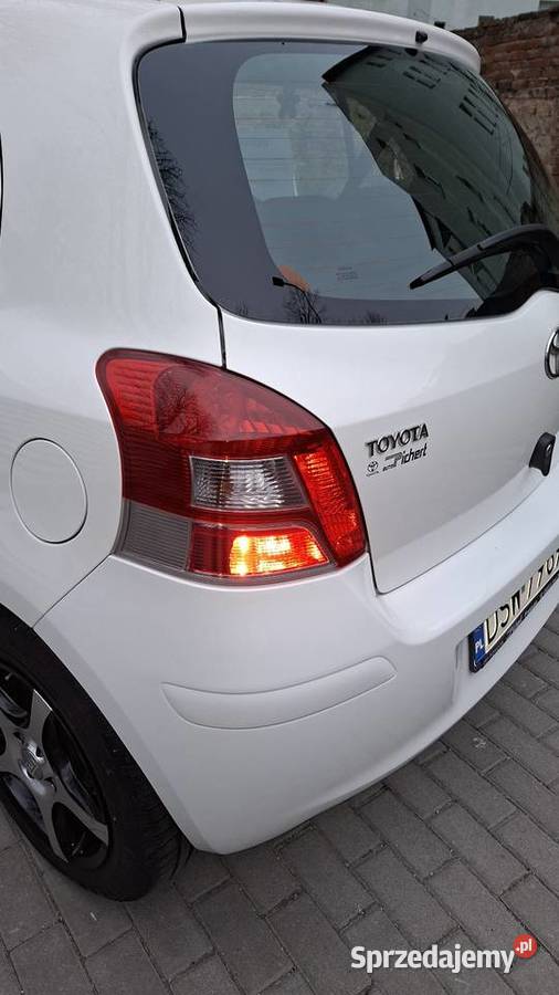 Toyota yaris 13 benzyna vTec dolnośląskie Świdnica