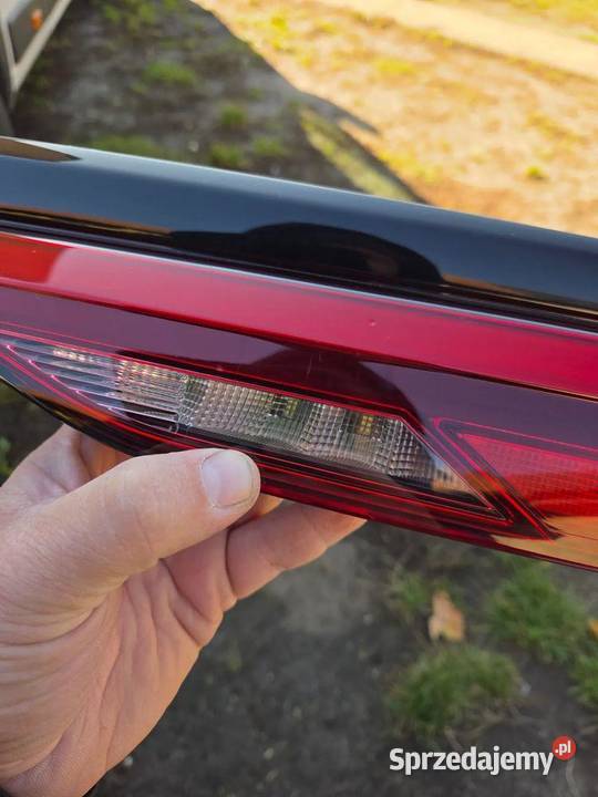 Lampa prawa prawy tył tylna w klapę BMW F44