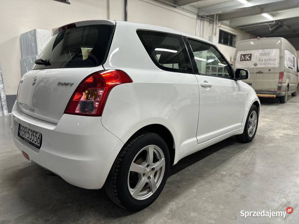SUZUKI SWIFT 13 Benzyna 2009 sprowadzone z Swift sprzedam