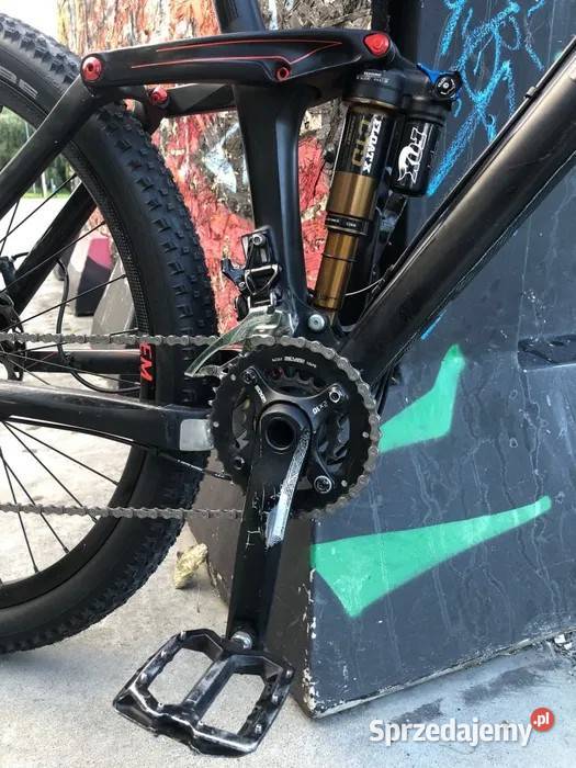 Cube stereo carbon kask ochraniacze zestaw do