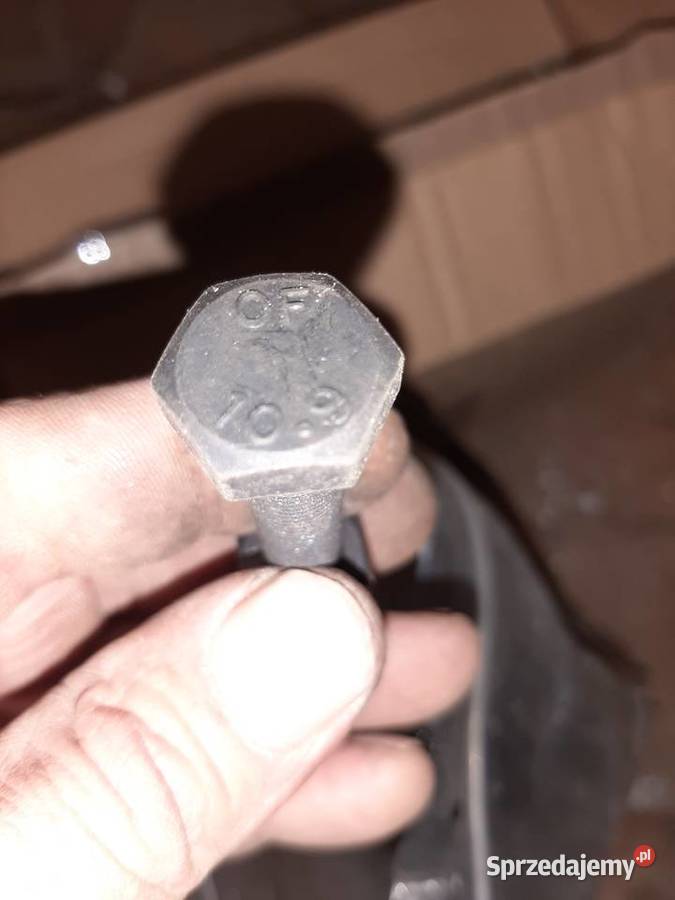 Śruba czarna 109 drobny gwint Bolków