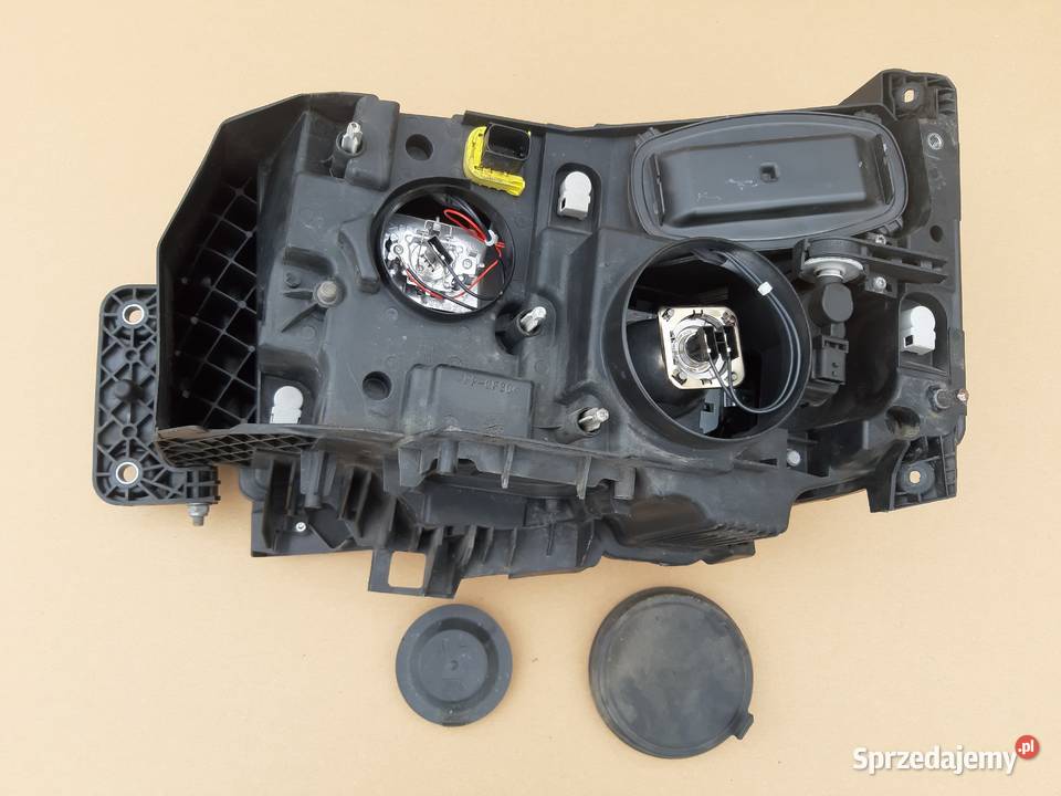 RENAULT RANGE T GAMA REFLEKTOR PRAWY LAMPA PRAWA Bieleń