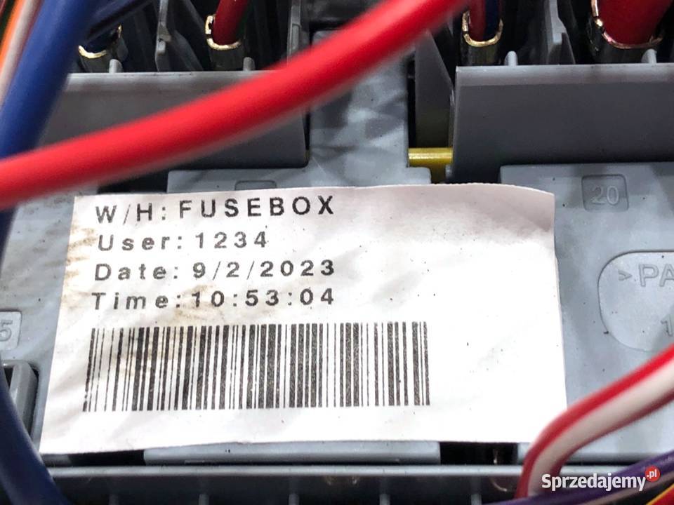 SKRZYNKA BEZPIECZNIKÓW FIAT 500 Hatchback 10 69 podkarpackie