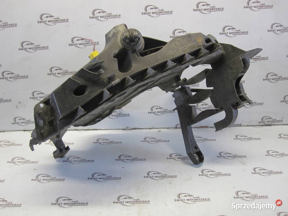 AUDI A4 B8 IV 09r ślizg lampy lewy przód