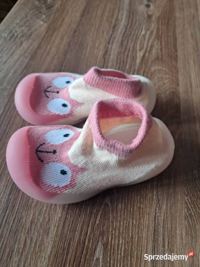 nowe buciki z gumową podeszwą do nauki chodzenia Sandomierz