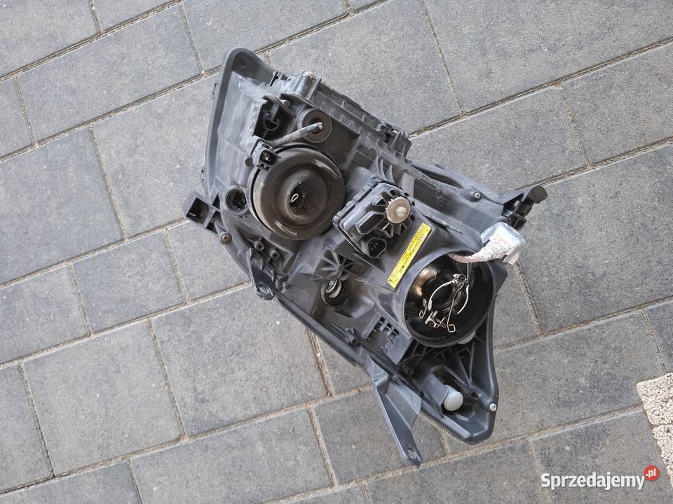 TOYOTA AVENSIS T25 LAMPA PRZÓD LEWA XSENON LIFT Międzychód