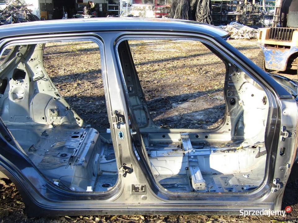 PRÓG SŁUPEK PRAWY BOK ZMW SUZUKI SWIFT VI MK8