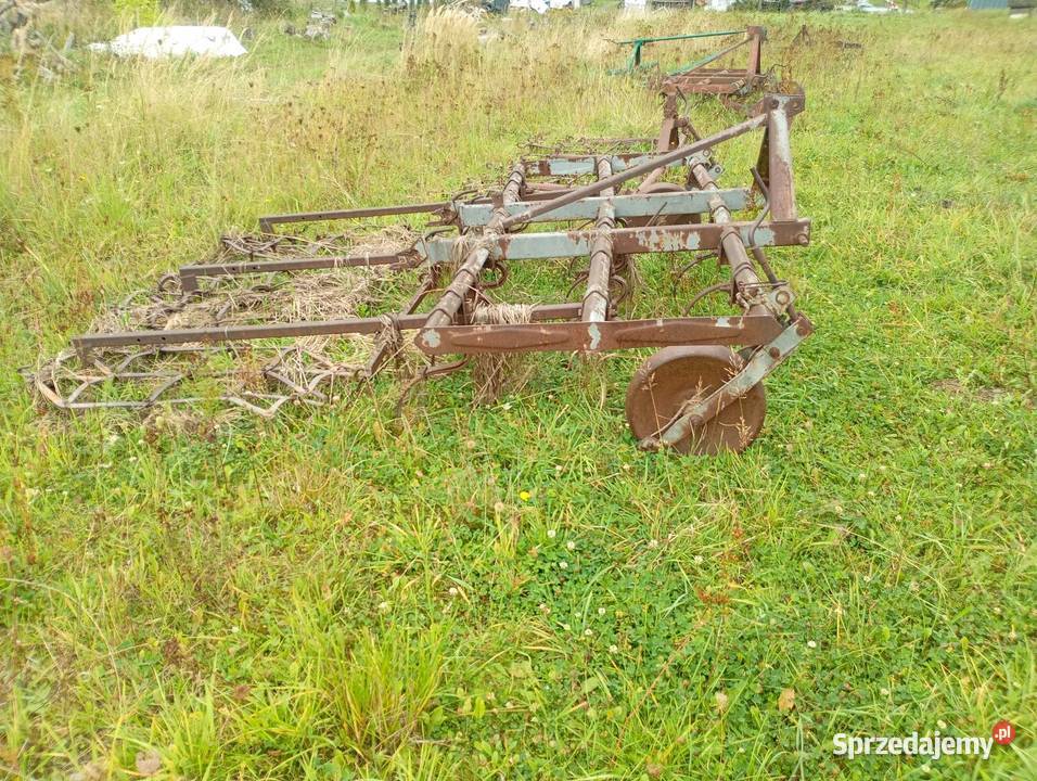 Kultywator z bronami Stoszowice