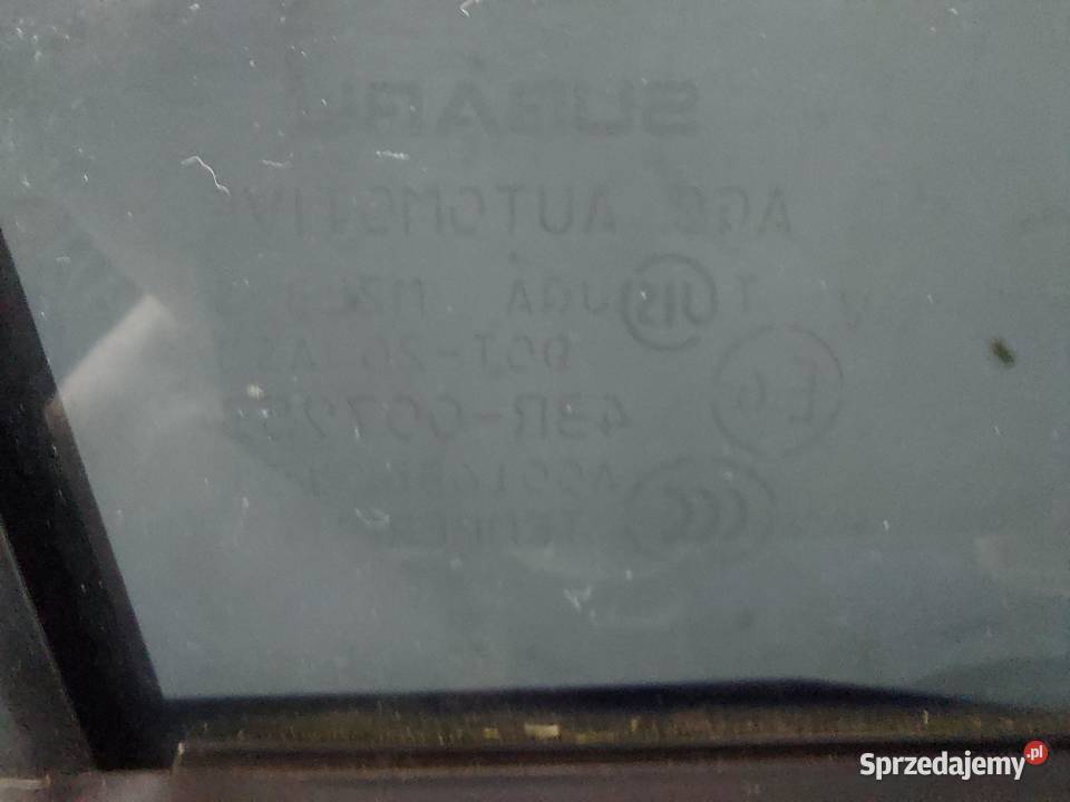 Subaru WRX STI 2015r drzwi prawe tył tylne