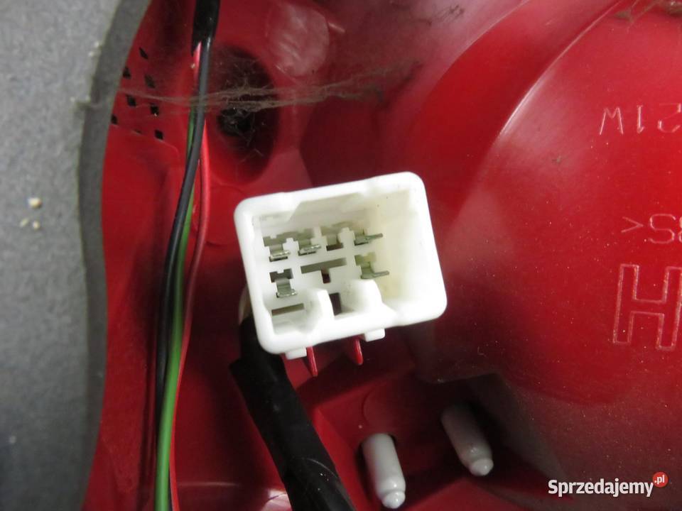 LAMPA PRAWA TYLNA KIA CEED I