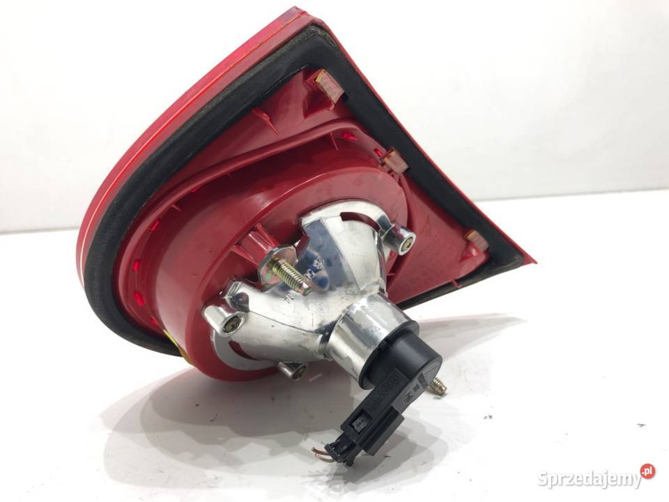LAMPA TYŁ PRAWA WEWNĘTRZNA VW GOLF V Hatchback Lampy tylne Oświetlenie