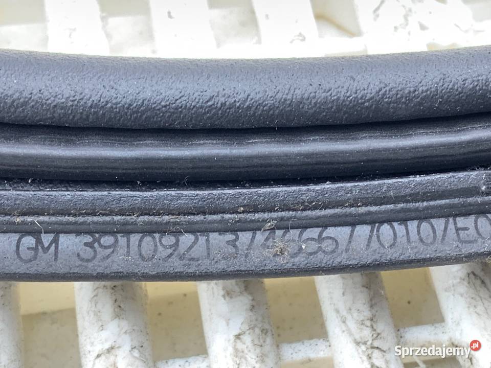 USZCZELKA KLAPY BAGAŻNIKA OPEL CROSSLAND