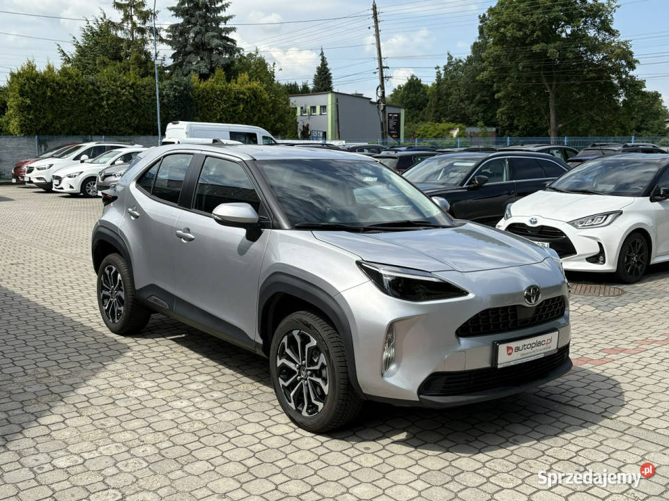 Toyota Yaris Cross 15 AutomatKamera 7 Gwarancja czujnik zmierzchu Tarnowskie Góry sprzedam