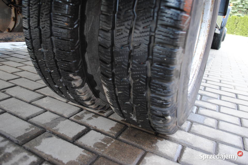 MercedesBenz 711D Doka Brygadówka 7 Osób Skrzynie Sierakowice sprzedam