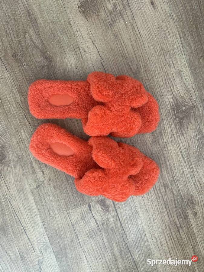Pomarańczowe futrzane klapki Hermes rozmiar 37 24cm