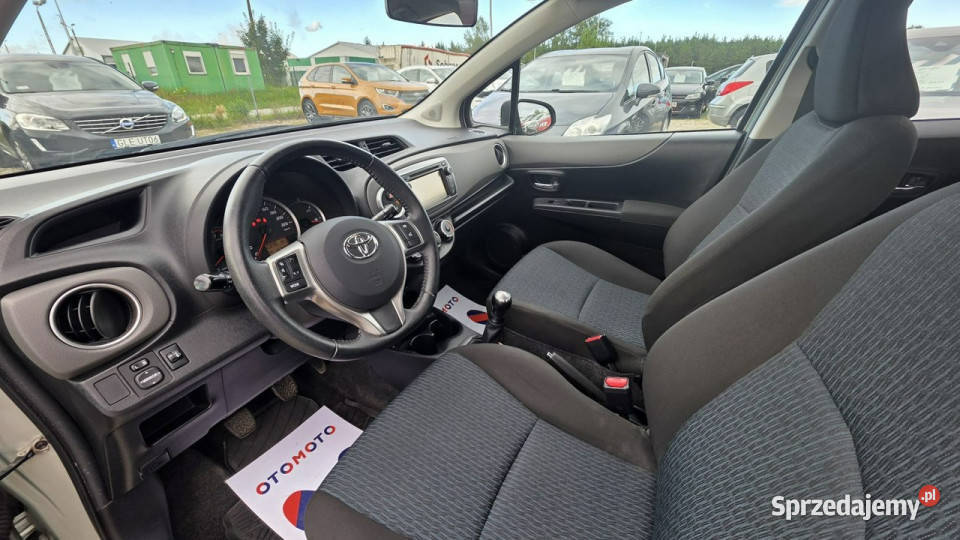 Toyota Yaris klima super stan navi camera lakier metallic