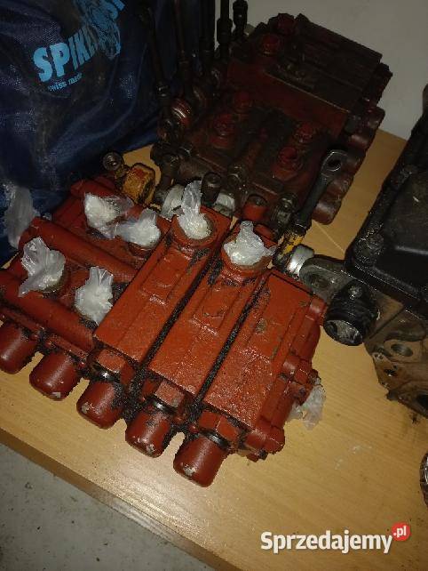 Rozdzielacz pięciosekcyjny Bizon Rekord Pozostałe Tłuczań sprzedam