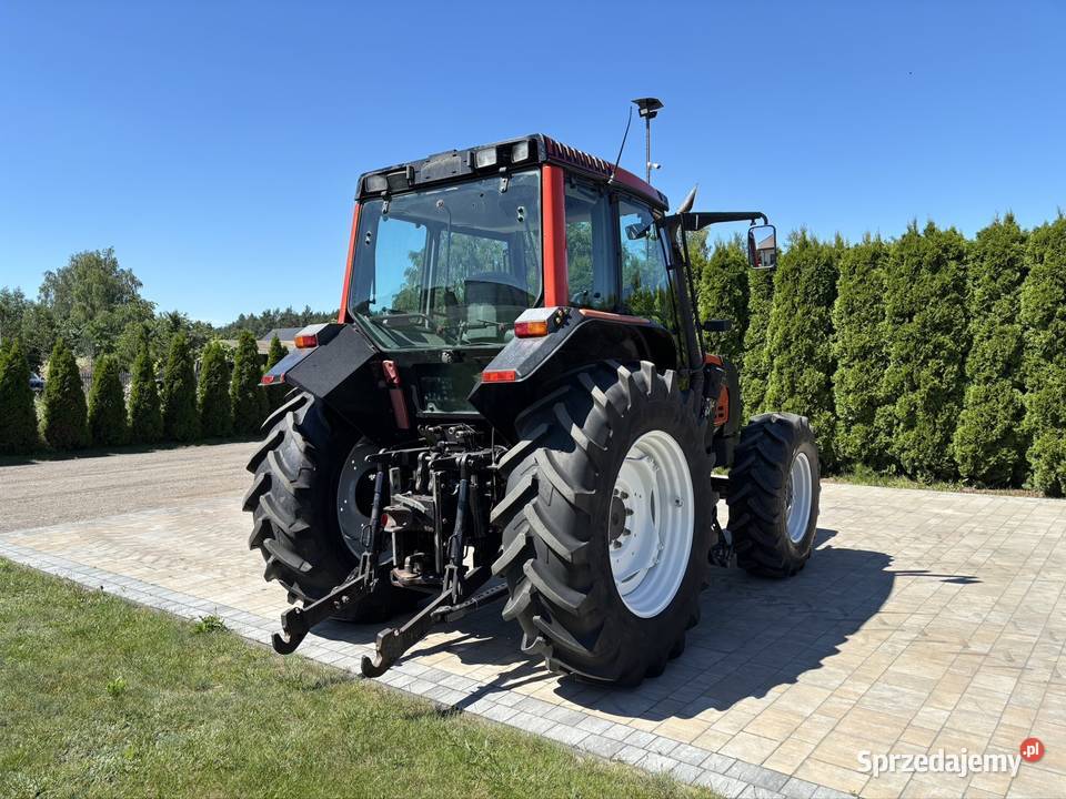 Valtra Valmet 6250 z ładowaczem Grabów Szlachecki