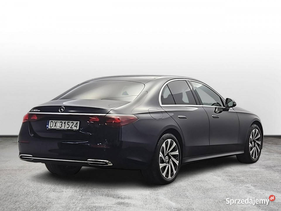 Mercedes E 300 Avantgarde Z Polskiego Salonu Warszawa