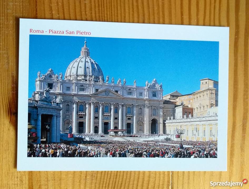 WIDOK NA BAZYLIKĘ I PLAC ŚWIĘTEGO PIOTRA W Piszczac