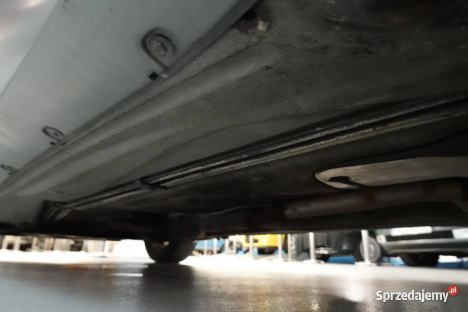 Mercedes 190E 20 benzyna stan bez korozji 4/5