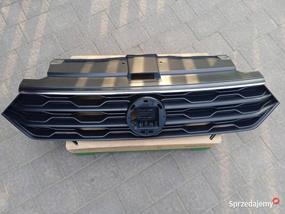 Sprzedam lampy reflektory przednie atrapa grill Pozostałe Kępno