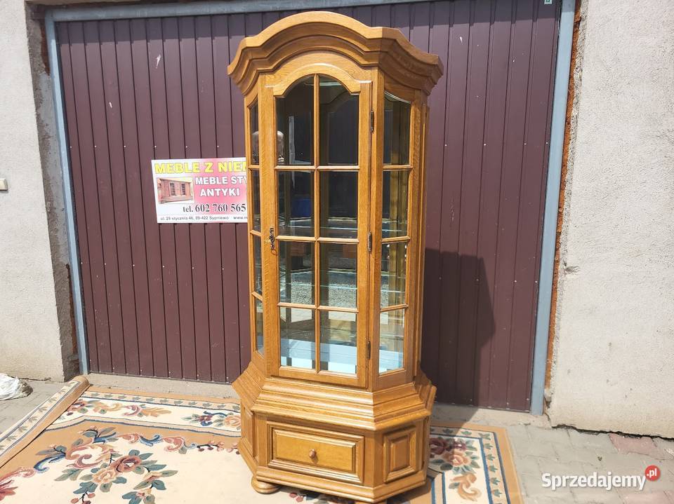 ładna witryna dębowa gablota podświetlana z Sypniewo