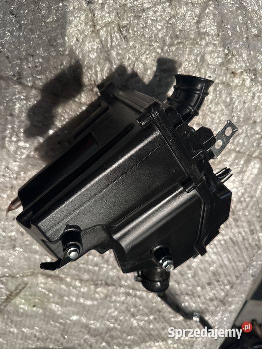 Filtr powietrza airbox Suzuki GSXS GSXR 125 M66 Pozostałe