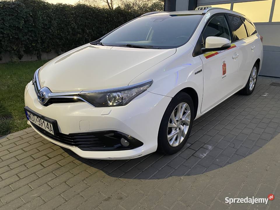 toyota Auris hybryda LPG 2018 kombi mazowieckie