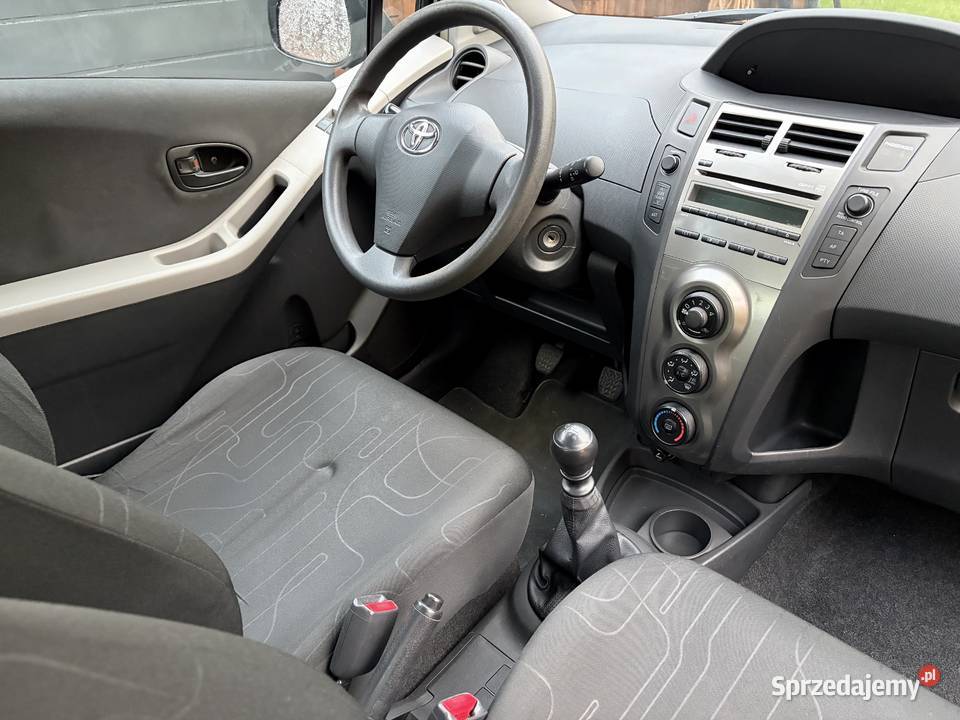 TOYOTA Yaris 13 Salon Serwis ASO niski przebieg Wieliszew