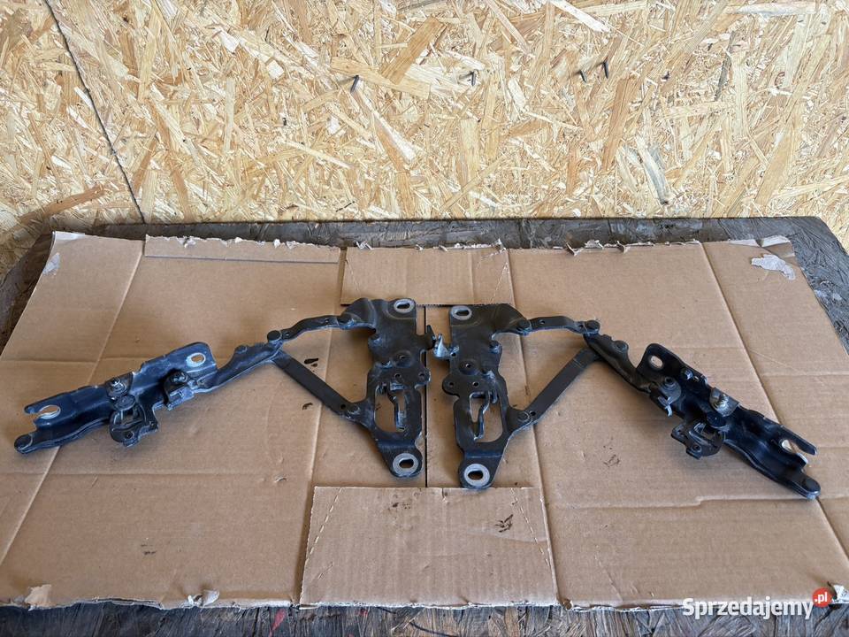 Zawiasy zawias maski BMW f10 f11 Zawiasy, bolce i prowadnice Buk