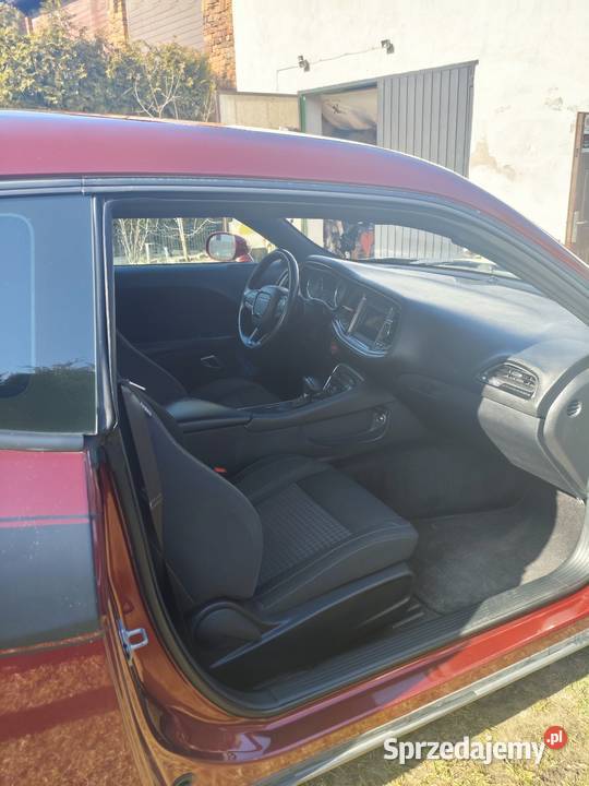 Dodge challenger rwd