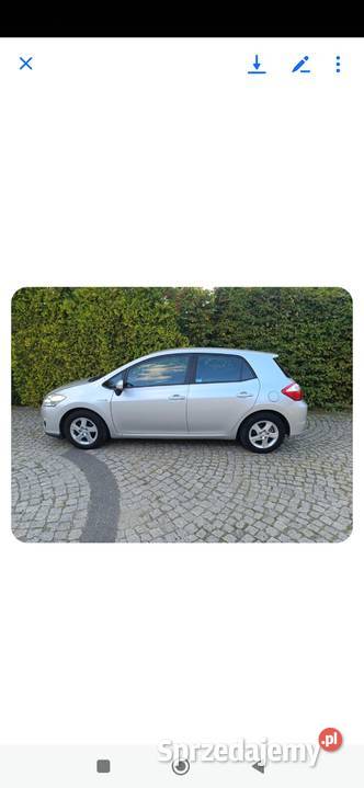 Toyota Auris hybrid 18 2010 r